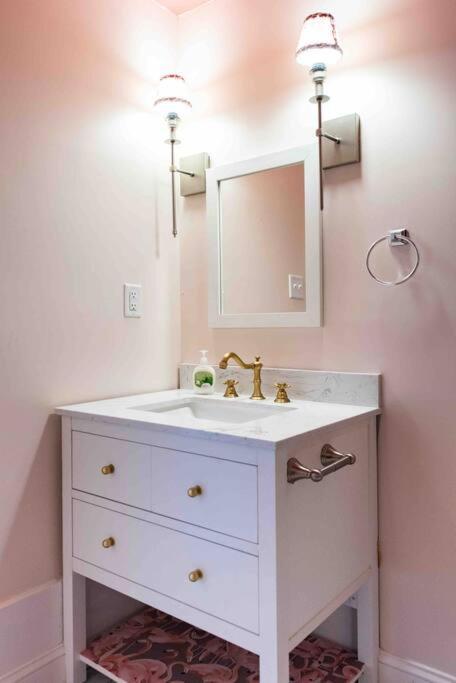 Blush And Bashful Germantown Two Bedroom Apartment Louisville Dış mekan fotoğraf